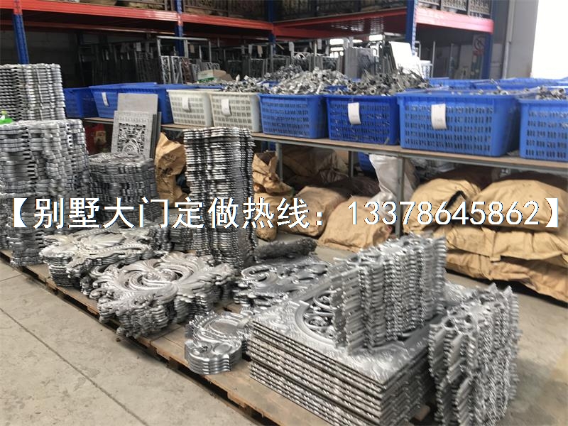 大门铝艺配件仓库图片
