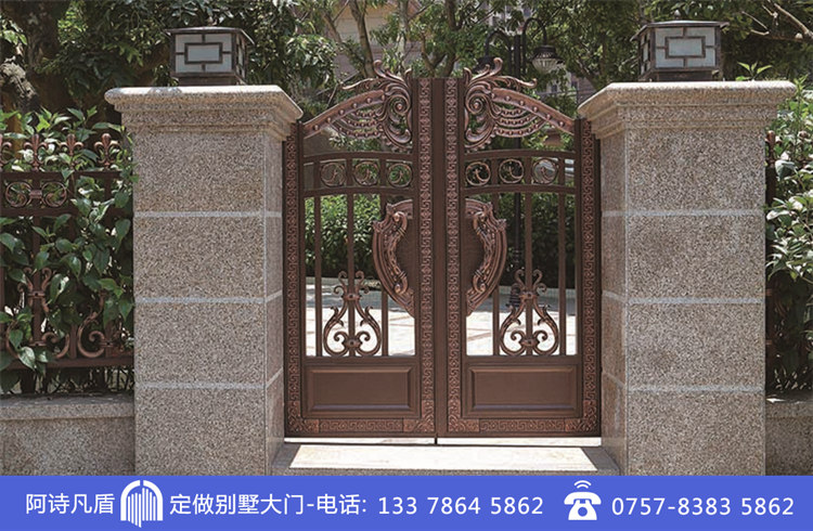 老旧款式石柱后装新荣别墅花园通道铝艺大门